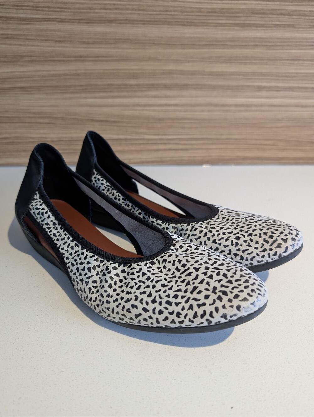 Arche Ballet Flats in White/Black Speckle Sz 9/EU 40
